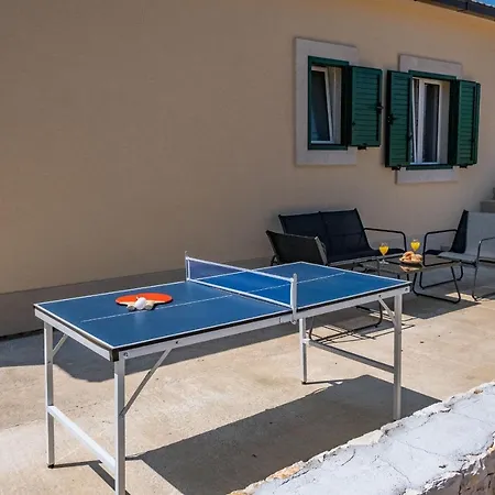 בית נופש House Bracuta *