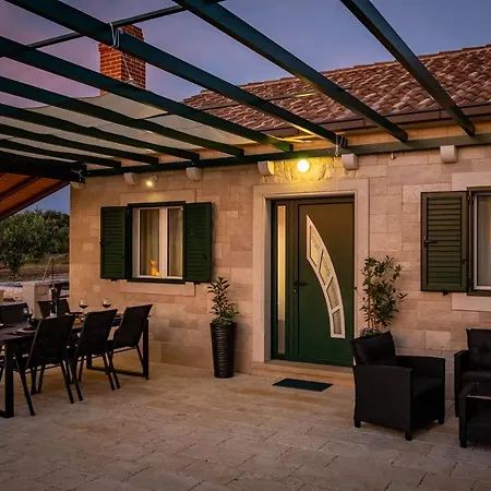 House Bracuta *