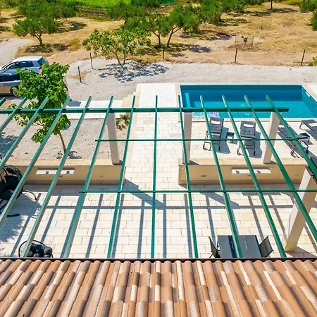 House Bracuta *