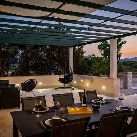 House Bracuta