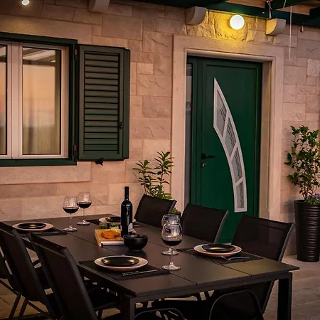 House Bracuta פוצ'ישצ'ה