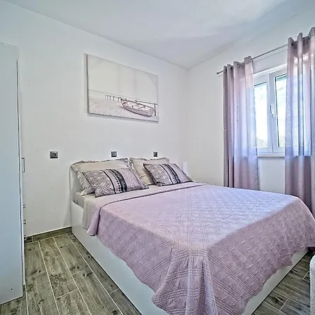 House Bracuta * פוצ'ישצ'ה