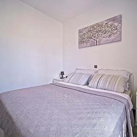 House Bracuta בית נופש