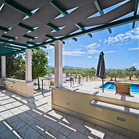 בית נופש House Bracuta פוצ'ישצ'ה