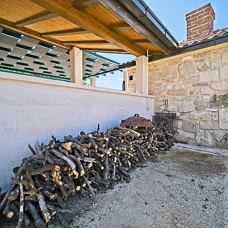בית נופש House Bracuta