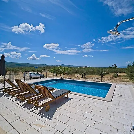 בית נופש House Bracuta פוצ'ישצ'ה